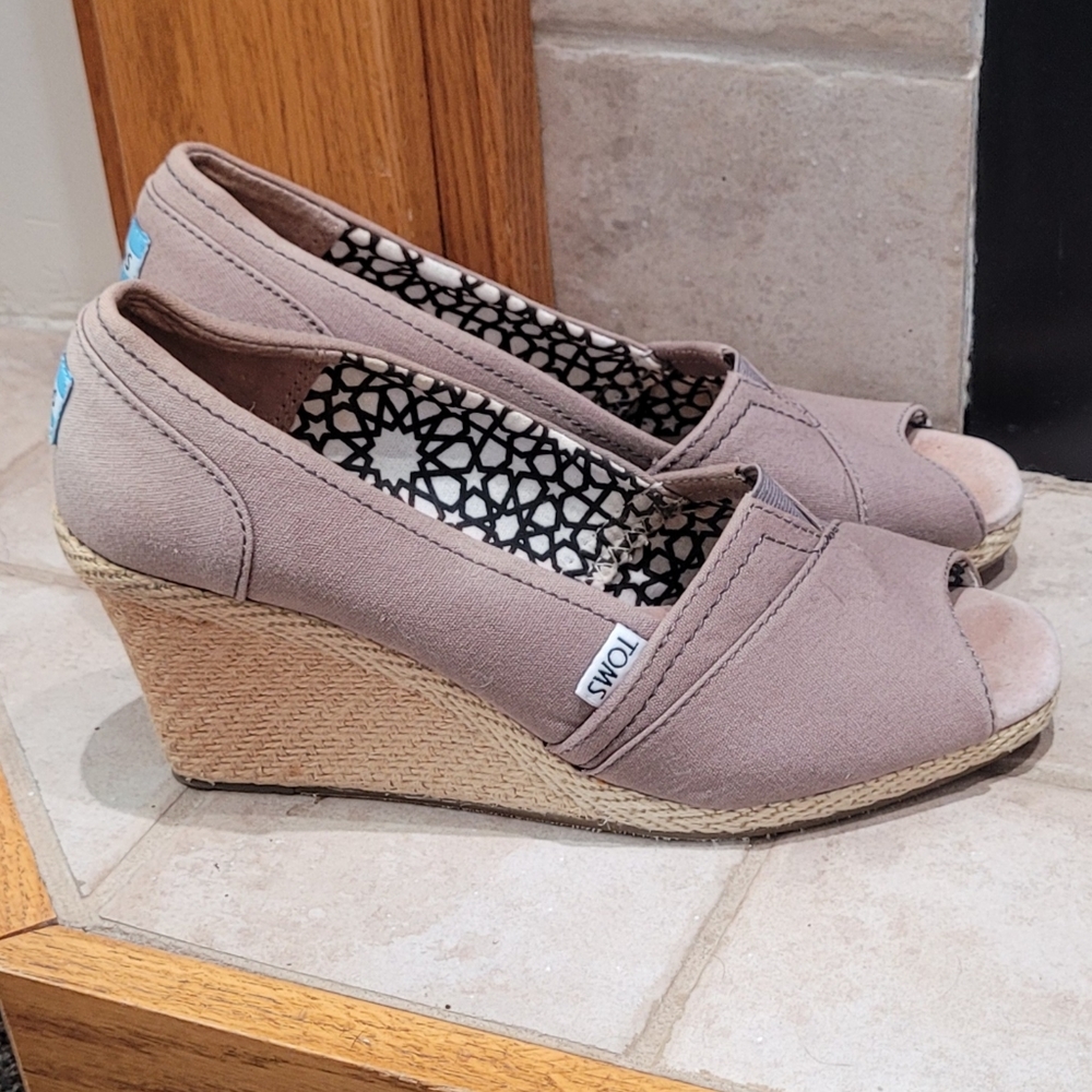 Tom's Tan Calypso Canvas Wedge Espadrilles Women'… - image 1